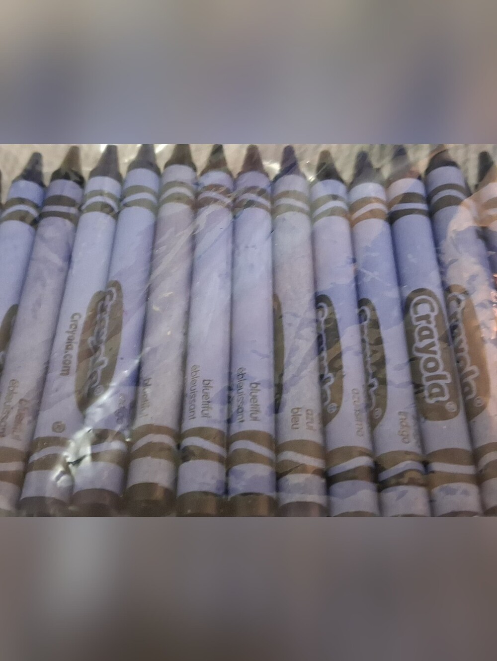 1.5lbs Crayola Crayons "Mixed Blues". 150+ Brand New Whole Crayons! Bulk Lot - Picture 2 of 7